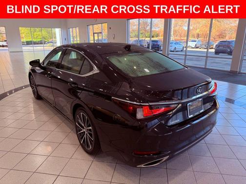 2023 Lexus ES 350 Base