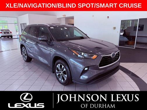 Magnetic Gray Metallic 2022 Toyota Highlander Hybrid XLE