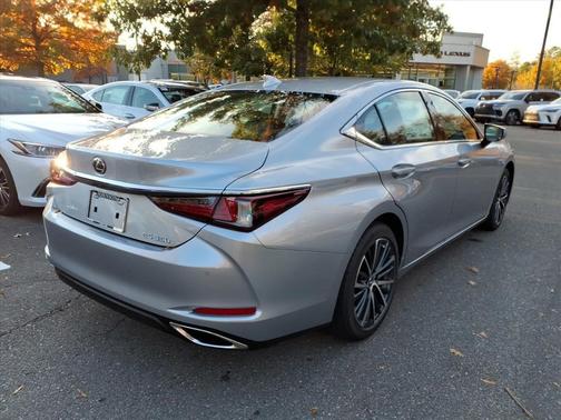 2025 Lexus ES 350 Base