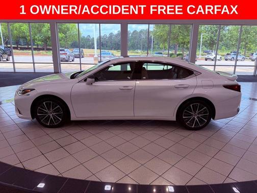 Eminent White Pearl 2025 Lexus ES 300h Premium