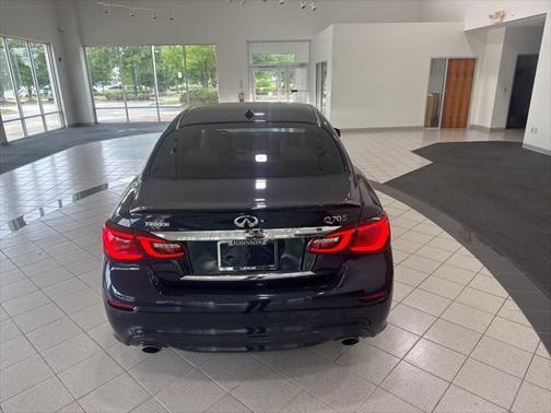 2017 INFINITI Q70 3.7