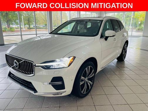 2022 Volvo XC60 B6 Inscription