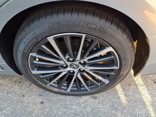 2025 Lexus ES 350 Base