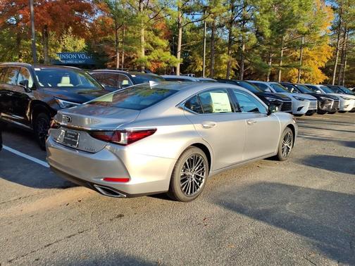 2025 Lexus ES 350 Base