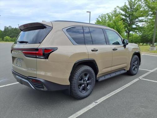 2025 Lexus LX 700h Overtrail