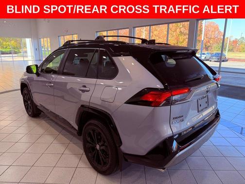 2023 Toyota RAV4 Hybrid SE