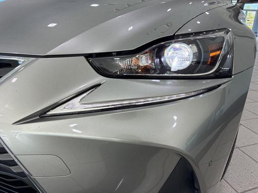 2018 Lexus IS 300 Base