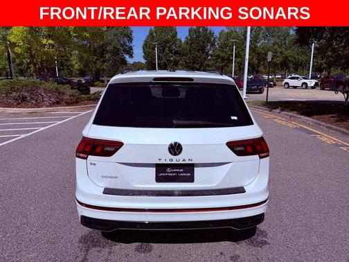 Oryx White Pearl 2022 Volkswagen Tiguan 2.0T SE R-Line Black