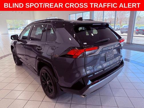 2025 Toyota RAV4 Hybrid SE