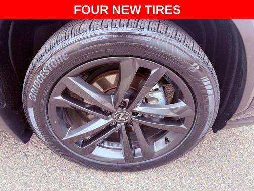 2025 Lexus NX 450h+ Luxury