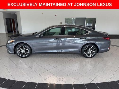 2025 Lexus ES 300h Base