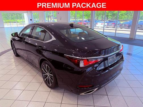 Obsidian 2024 Lexus ES 350 Premium