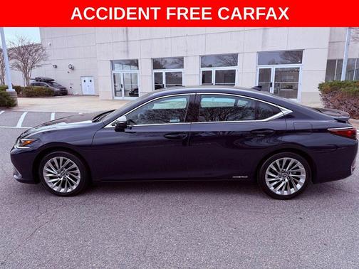 2022 Lexus ES 300h Ultra Luxury