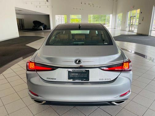 2023 Lexus ES 350 Base