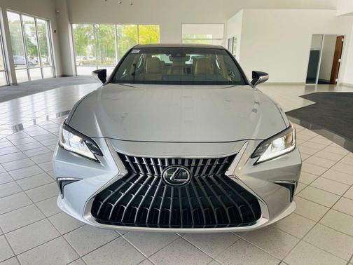 2023 Lexus ES 350 Base