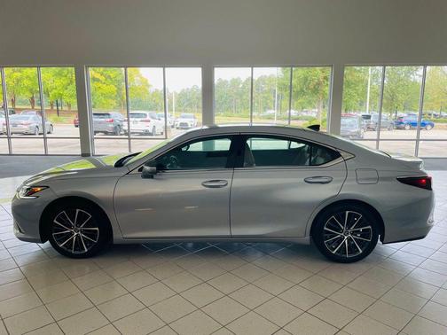 2023 Lexus ES 350 Base