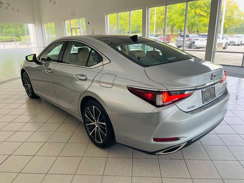 2023 Lexus ES 350 Base