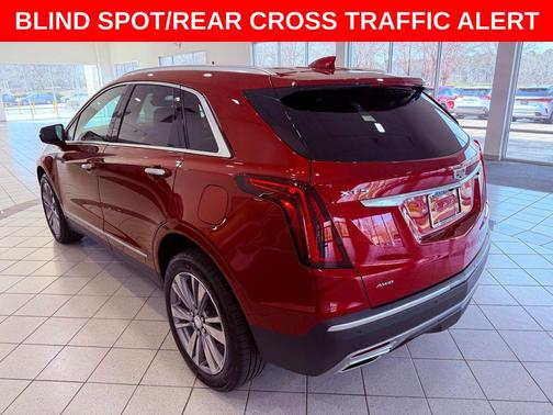 2022 Cadillac XT5 Premium Luxury