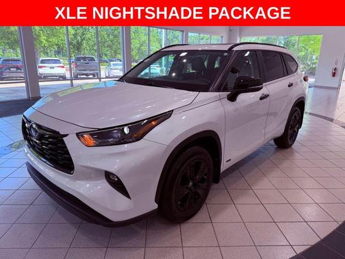 Wind Chill Pearl 2025 Toyota Highlander Hybrid XLE