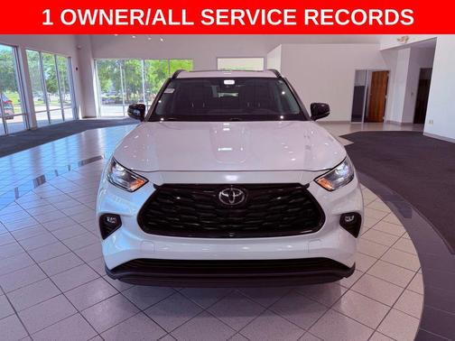 Wind Chill Pearl 2025 Toyota Highlander Hybrid XLE