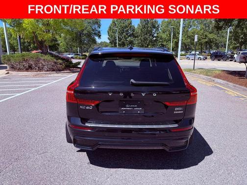 Onyx Black Metallic 2024 Volvo XC60 B5 Plus Dark Theme