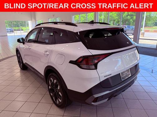 Glacial White Pearl 2024 Kia Sportage X-Line