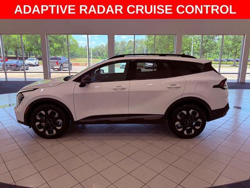 Glacial White Pearl 2024 Kia Sportage X-Line