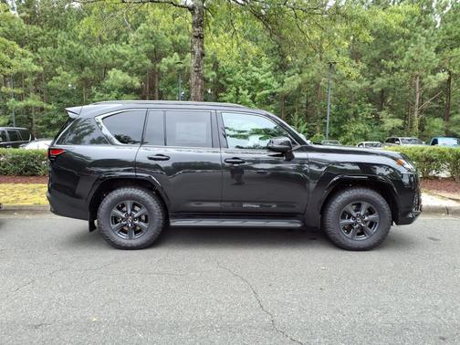 2025 Lexus LX 700h Overtrail