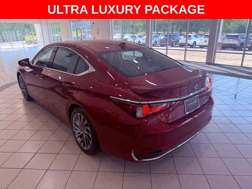 Matador Red Mica 2024 Lexus ES 300h Ultra Luxury