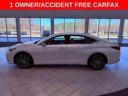 2025 Lexus ES 300h Base