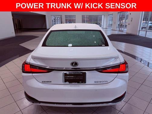 2025 Lexus ES 300h Luxury