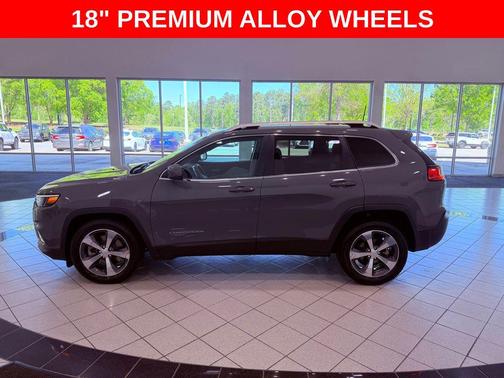 Sting-Gray Clearcoat 2020 Jeep Cherokee Limited