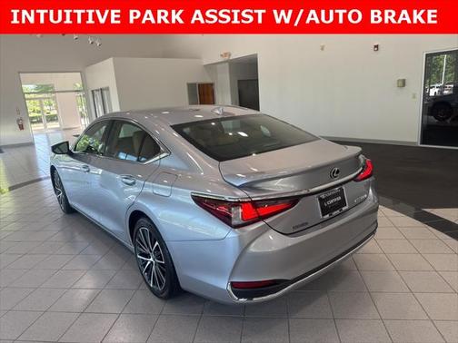 2023 Lexus ES 300h Base