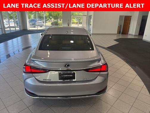 2023 Lexus ES 300h Base