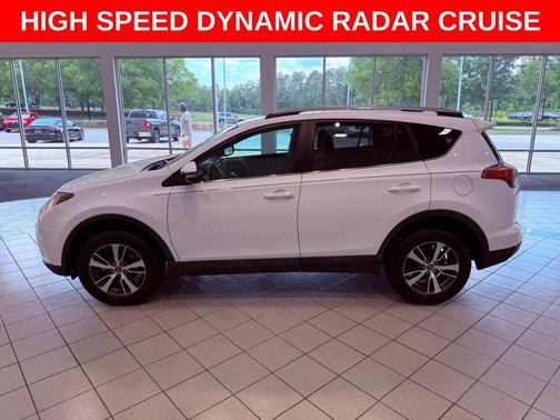 Super White 2018 Toyota RAV4 XLE