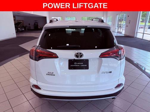 Super White 2018 Toyota RAV4 XLE