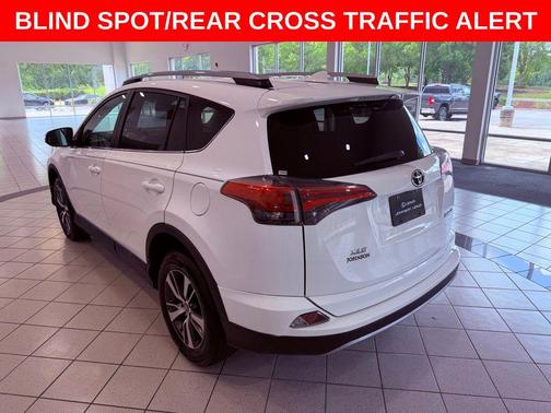 Super White 2018 Toyota RAV4 XLE