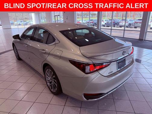 2025 Lexus ES 300h Ultra Luxury