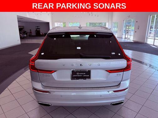 Bright Silver Metallic 2021 Volvo XC60 T5 Inscription