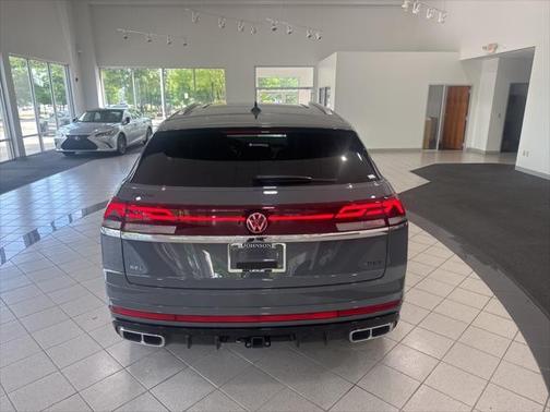 2024 Volkswagen Atlas Cross Sport 2.0T SEL Premium