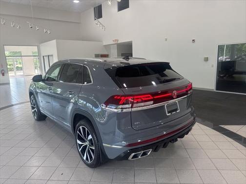 2024 Volkswagen Atlas Cross Sport 2.0T SEL Premium