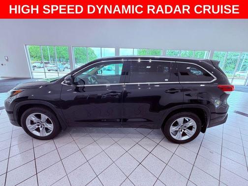 Midnight Black Metallic 2017 Toyota Highlander Limited