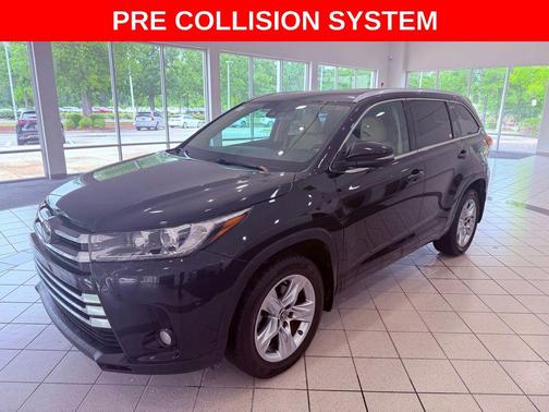 Midnight Black Metallic 2017 Toyota Highlander Limited