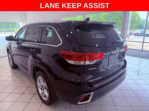 Midnight Black Metallic 2017 Toyota Highlander Limited