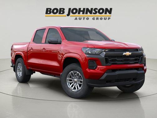 Radiant Red Tintcoat 2026 Chevrolet Colorado LT