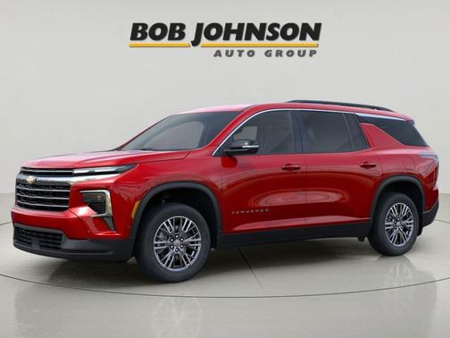 Radiant Red Tintcoat 2026 Chevrolet Traverse LT