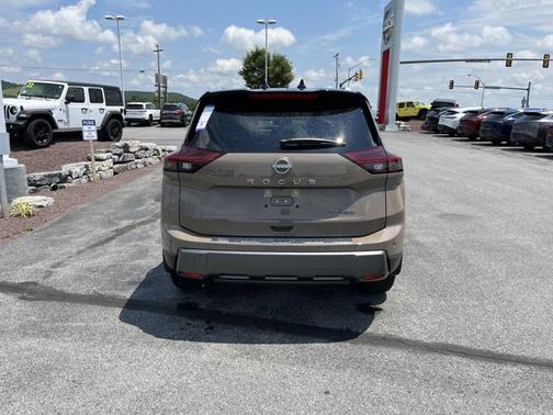 2025 Nissan Rogue SL