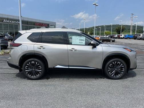 2025 Nissan Rogue Platinum