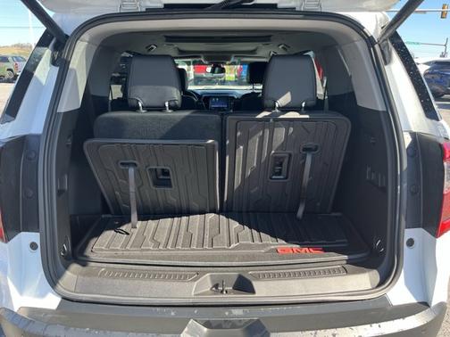2021 GMC Acadia AT4