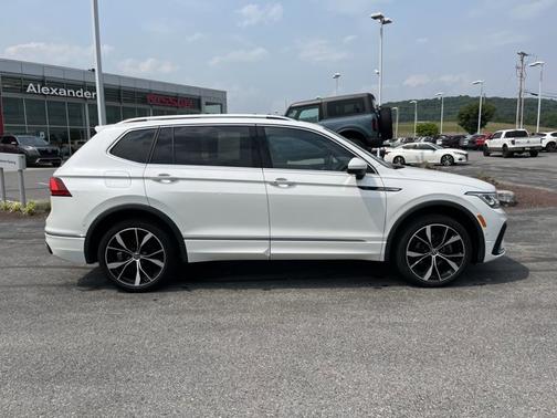 2022 Volkswagen Tiguan SEL R-Line